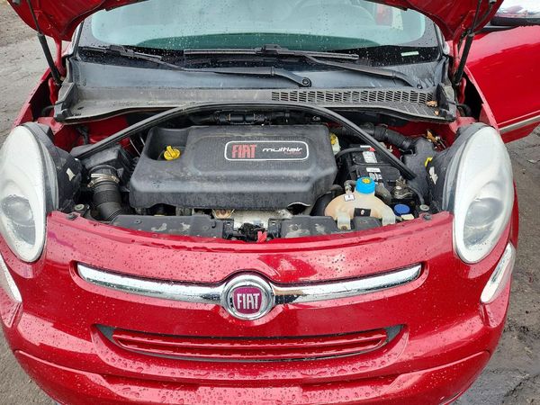 2014 FIAT 500 LOUNGE — Engine bay