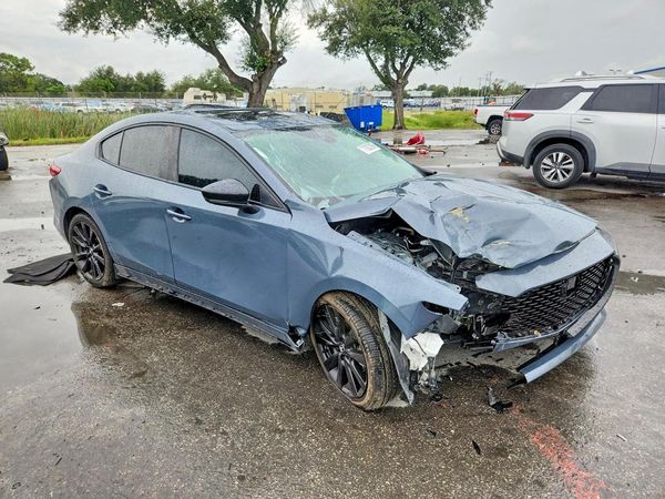 2023 MAZDA 3 Preferred Package — Passenger 3/4