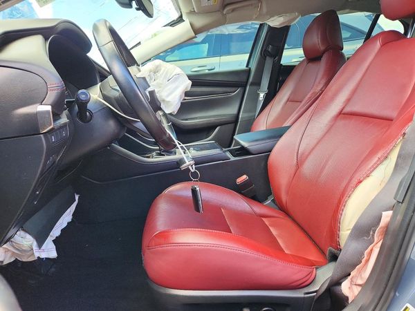 2023 MAZDA 3 Preferred Package — DENT