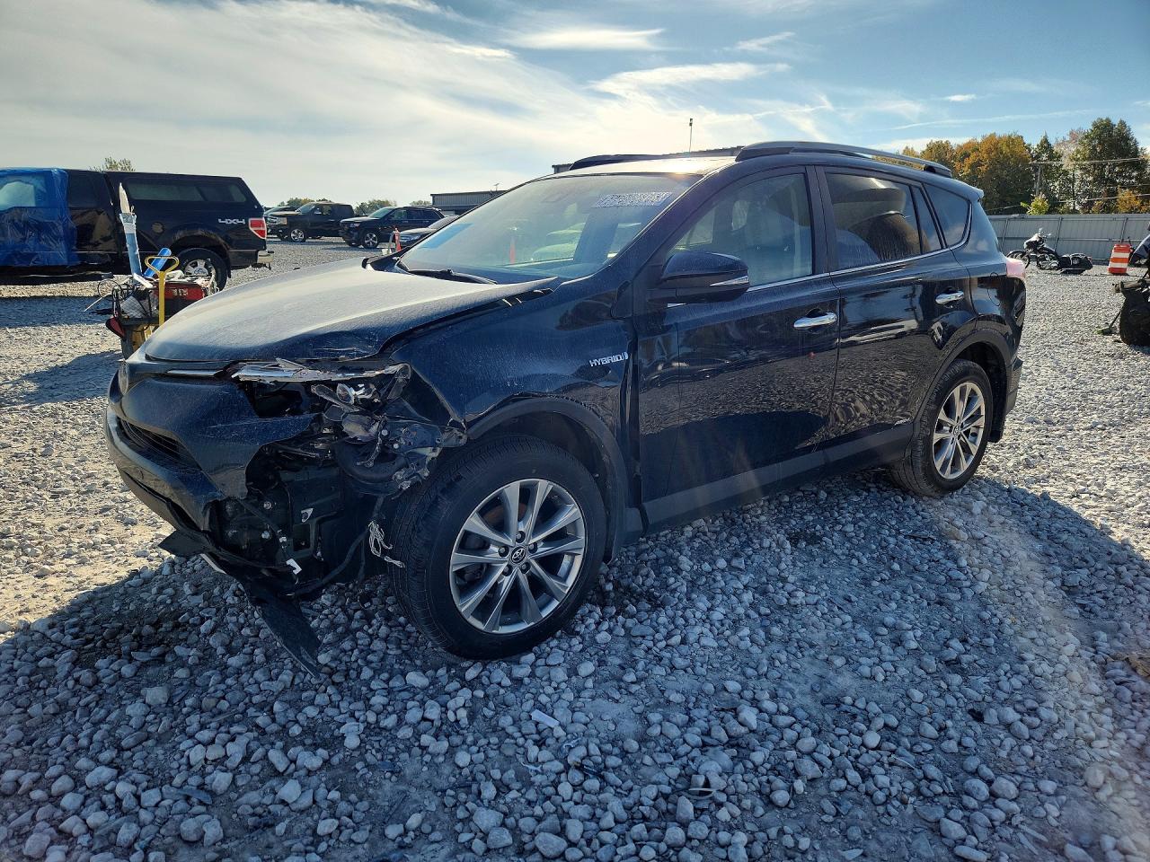 2018 TOYOTA RAV4 Ltd — Front 3/4
