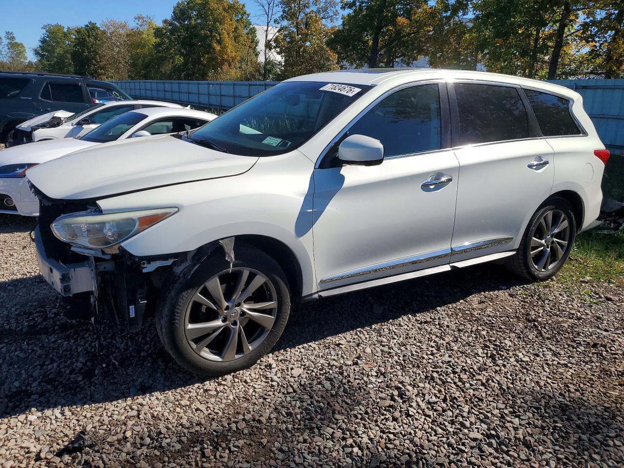2013 INFINITI JX35 — Front 3/4