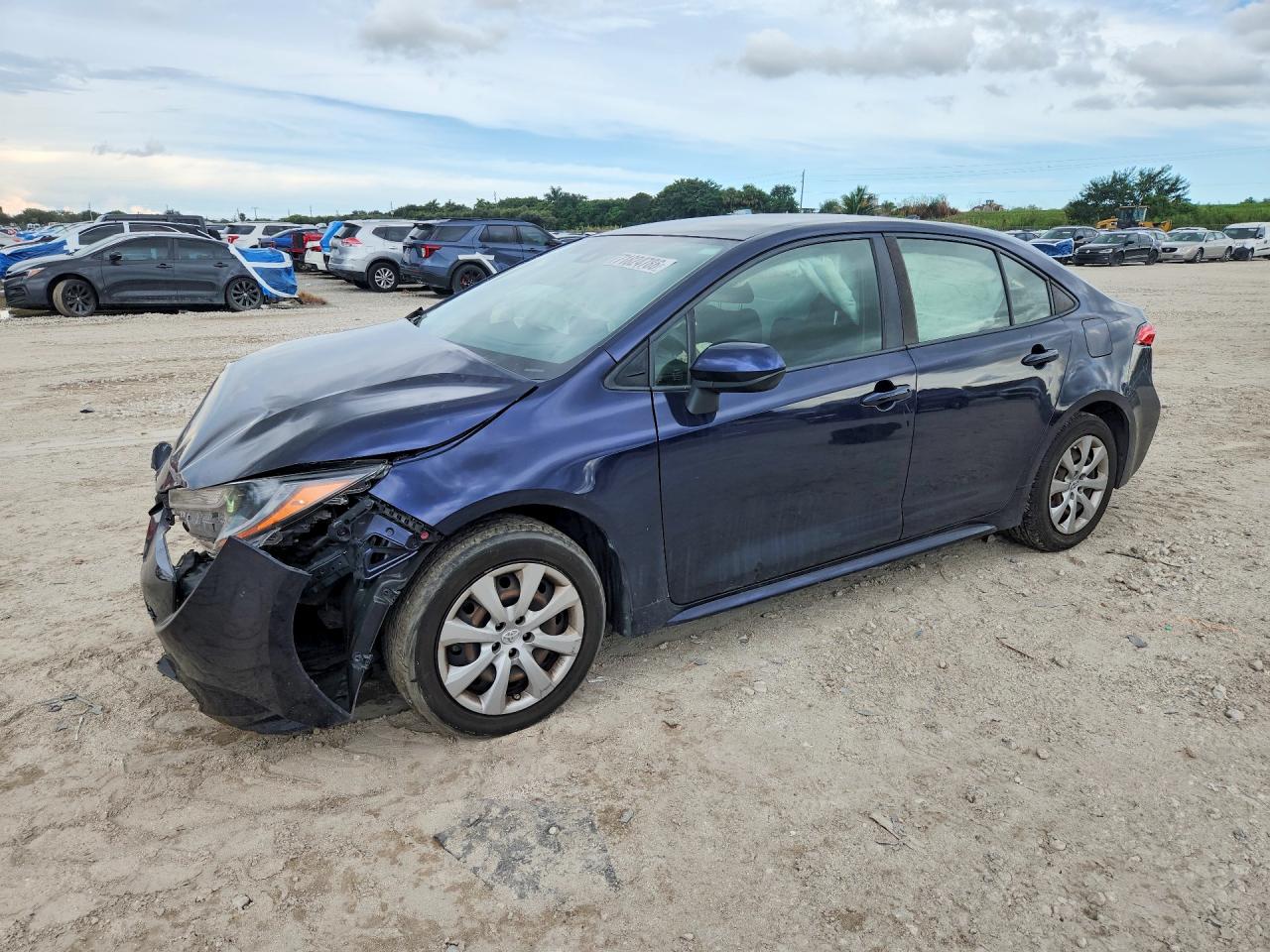 2020 TOYOTA COROLLA LE — Front 3/4