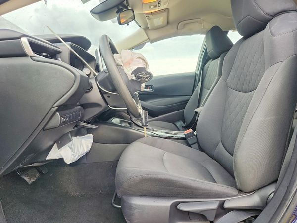 2020 TOYOTA COROLLA LE — DENT