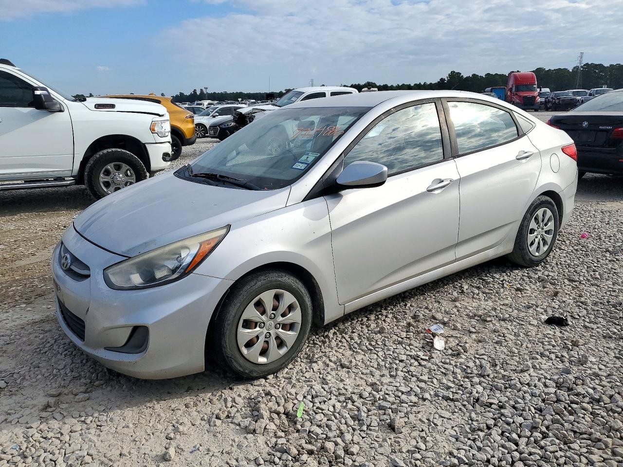 2016 HYUNDAI ACCENT GS / GLS — Front 3/4