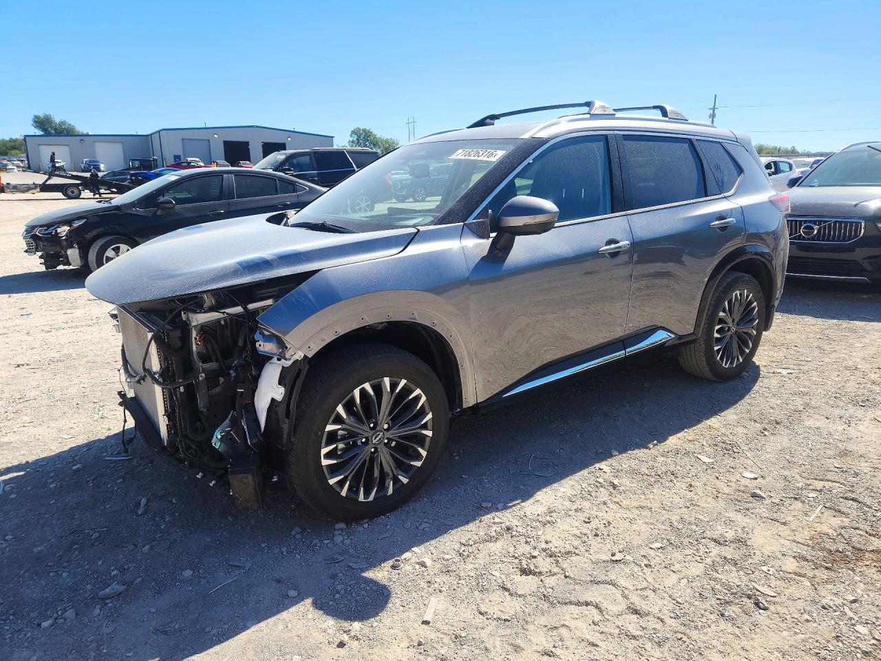 2025 NISSAN ROGUE PLATINUM — Front 3/4