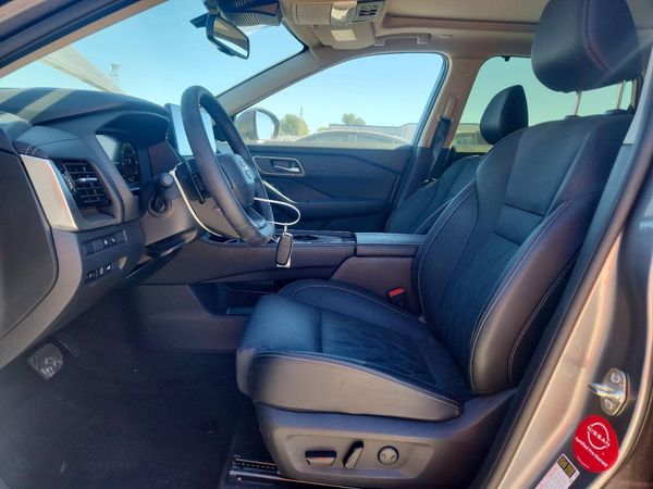 2025 NISSAN ROGUE PLATINUM — DENT