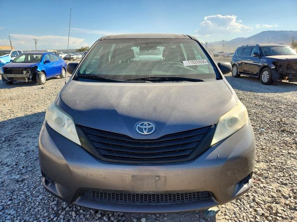 2013 TOYOTA SIENNA — DIRF