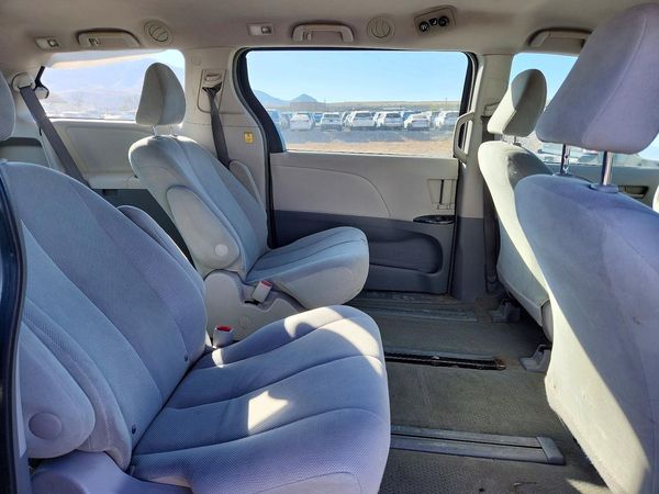 2013 TOYOTA SIENNA — PSRS
