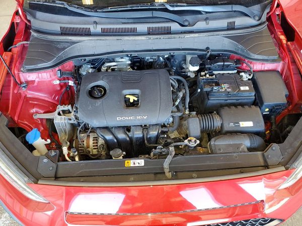 2020 HYUNDAI KONA SEL — Engine bay