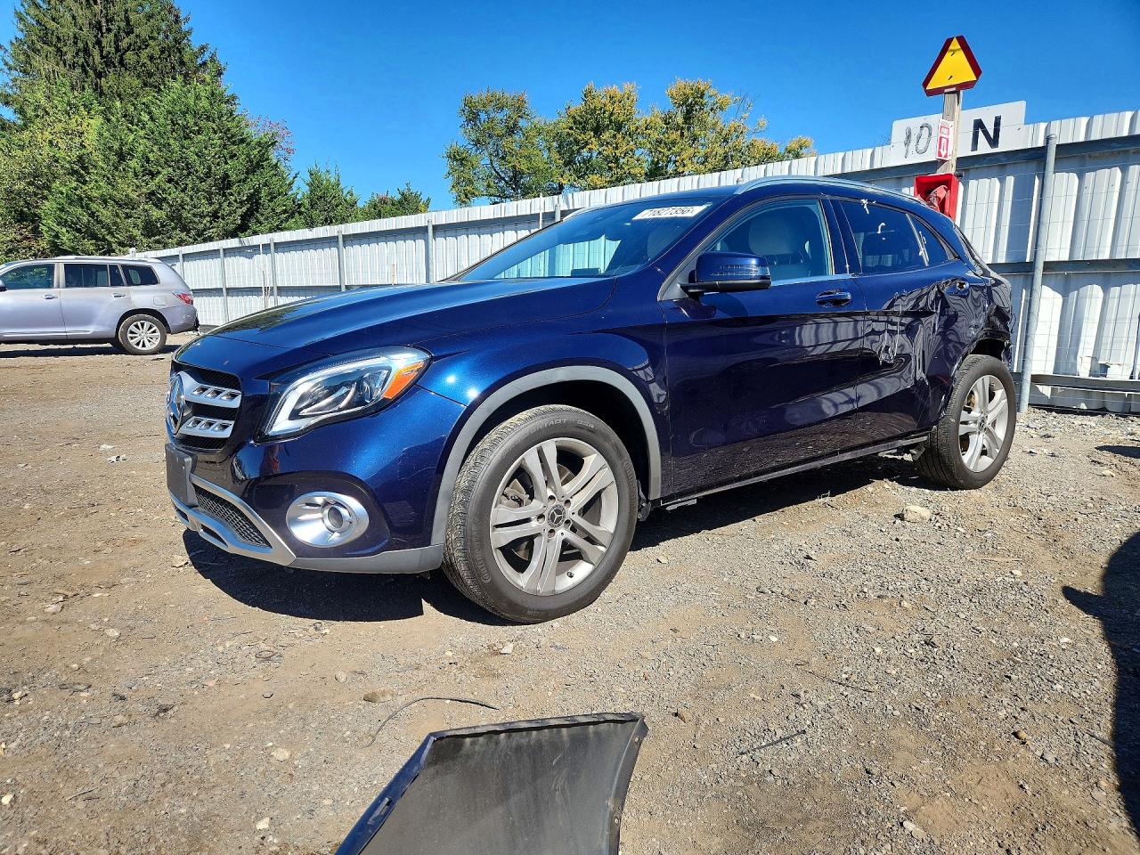 2018 MERCEDES-BENZ GLA GLA250-4M — Front 3/4
