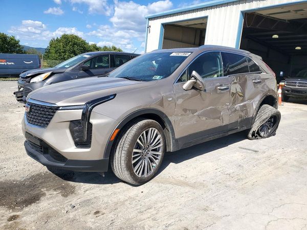 2025 CADILLAC XT4 — DSFA — Front 3/4