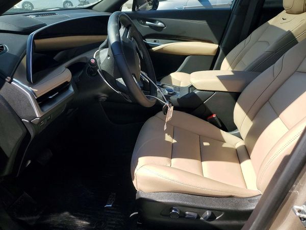 2025 CADILLAC XT4 Premium Luxury — DENT