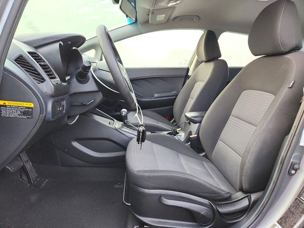 2016 KIA FORTE — DENT