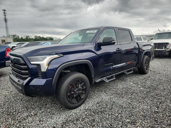 2024 TOYOTA TUNDRA SR5 — Front 3/4