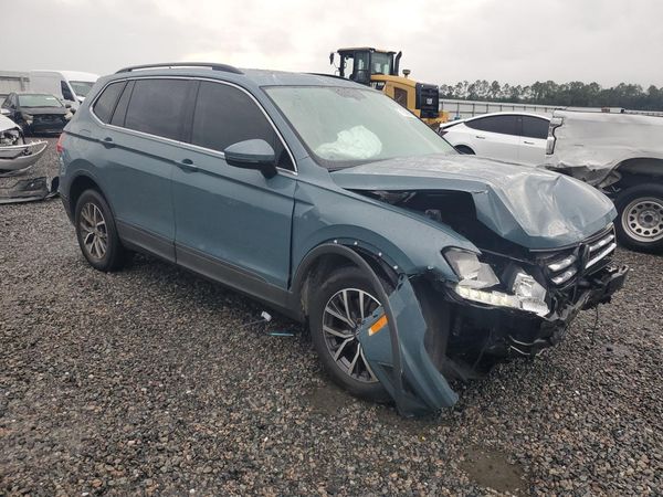 2019 VOLKSWAGEN TIGUAN — Passenger 3/4