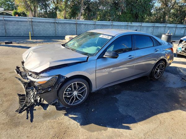 2025 HYUNDAI ELANTRA SEL Sport — Front 3/4