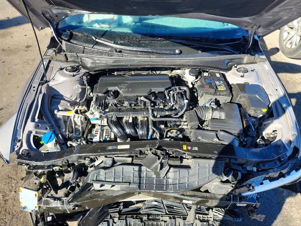2025 HYUNDAI ELANTRA SEL Sport — Engine bay