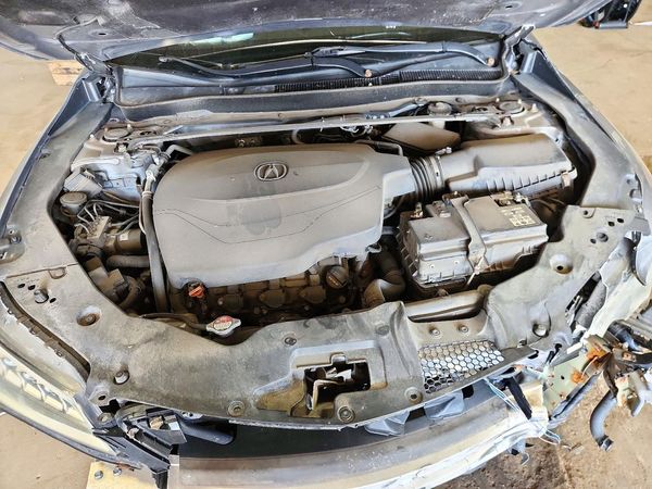 2015 ACURA TLX SH-AWD TECH V6 — Engine bay