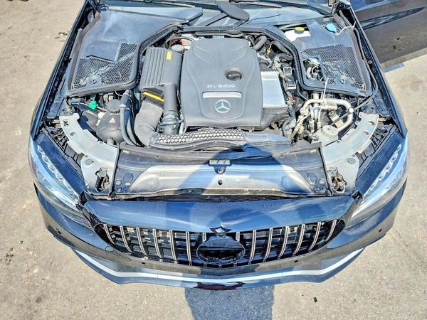2018 MERCEDES-BENZ C-CLASS C350e — Engine bay