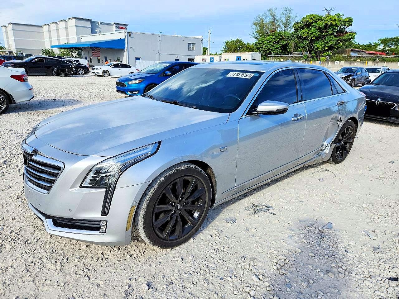 2017 CADILLAC CT6 Luxury — Front 3/4