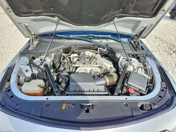 2017 CADILLAC CT6 Luxury — Engine bay