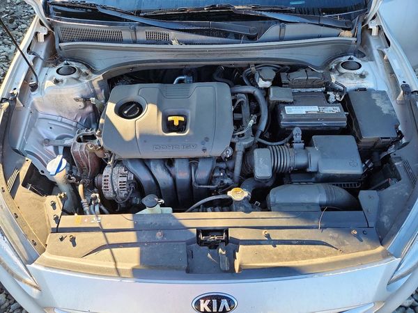 2020 KIA FORTE FE, LXS — Engine bay
