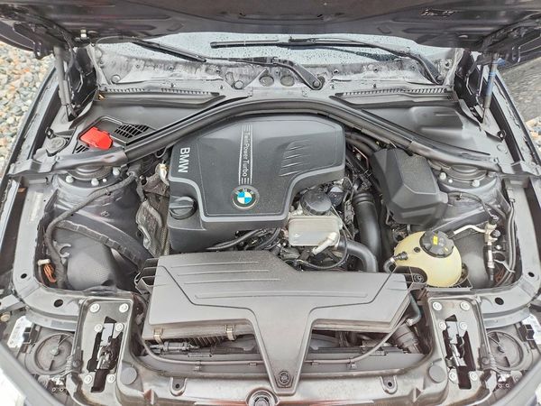 2016 BMW 3 SERIES SA — Engine bay