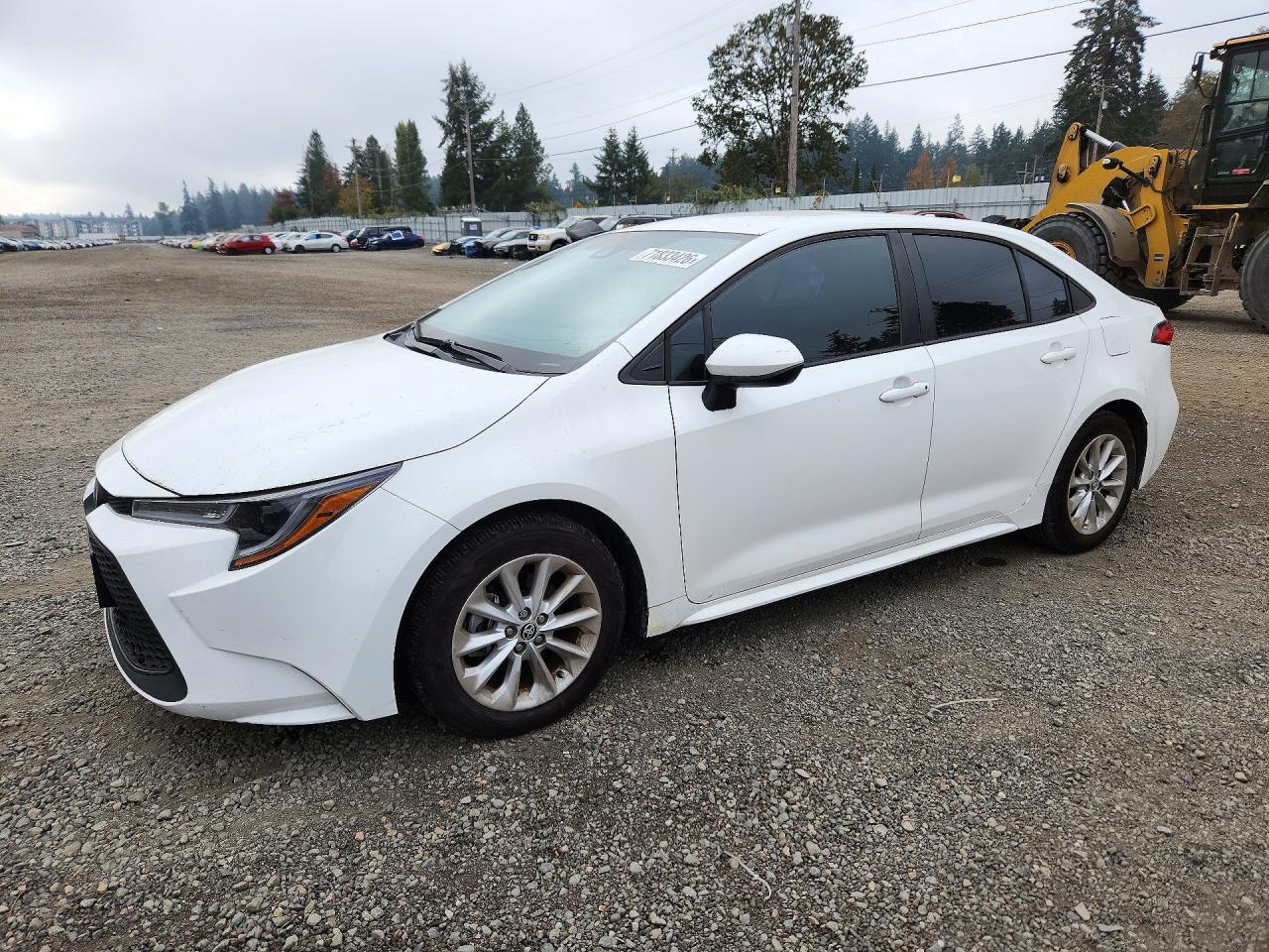 2021 TOYOTA COROLLA LE w/Premium pkg2 — Front 3/4