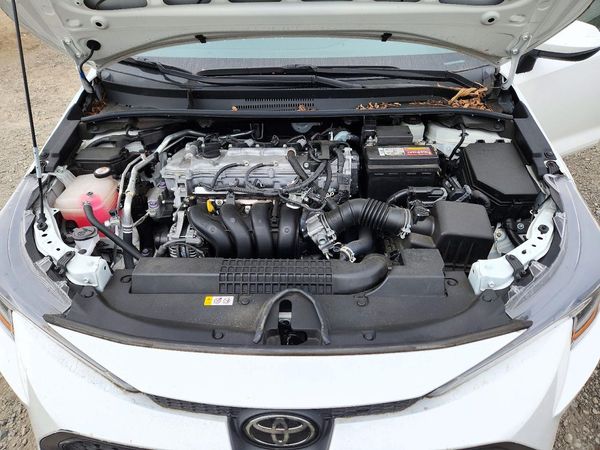 2021 TOYOTA COROLLA LE w/Premium pkg2 — Engine bay