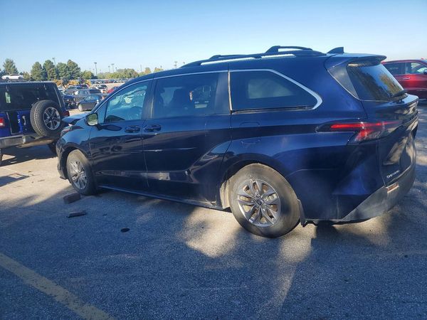2025 TOYOTA SIENNA LE — DSRA