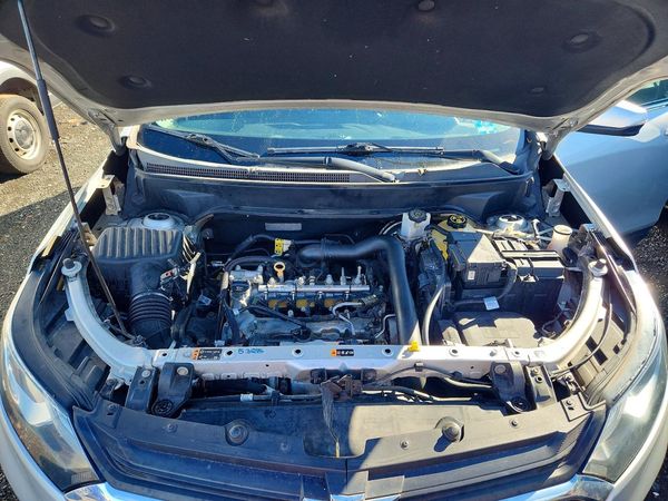 2018 CHEVROLET EQUINOX LT (1LT) — Engine bay