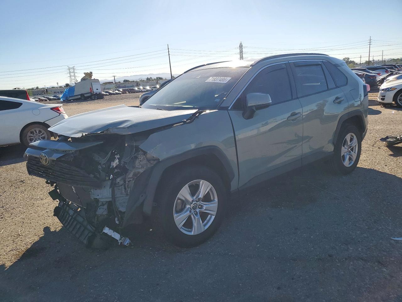 2019 TOYOTA RAV4 — Front 3/4