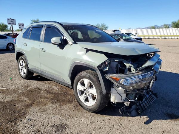 2019 TOYOTA RAV4 — Passenger 3/4