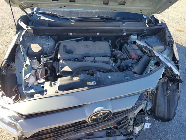 2019 TOYOTA RAV4 — Engine bay