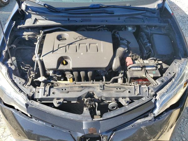 2017 TOYOTA COROLLA — Engine bay