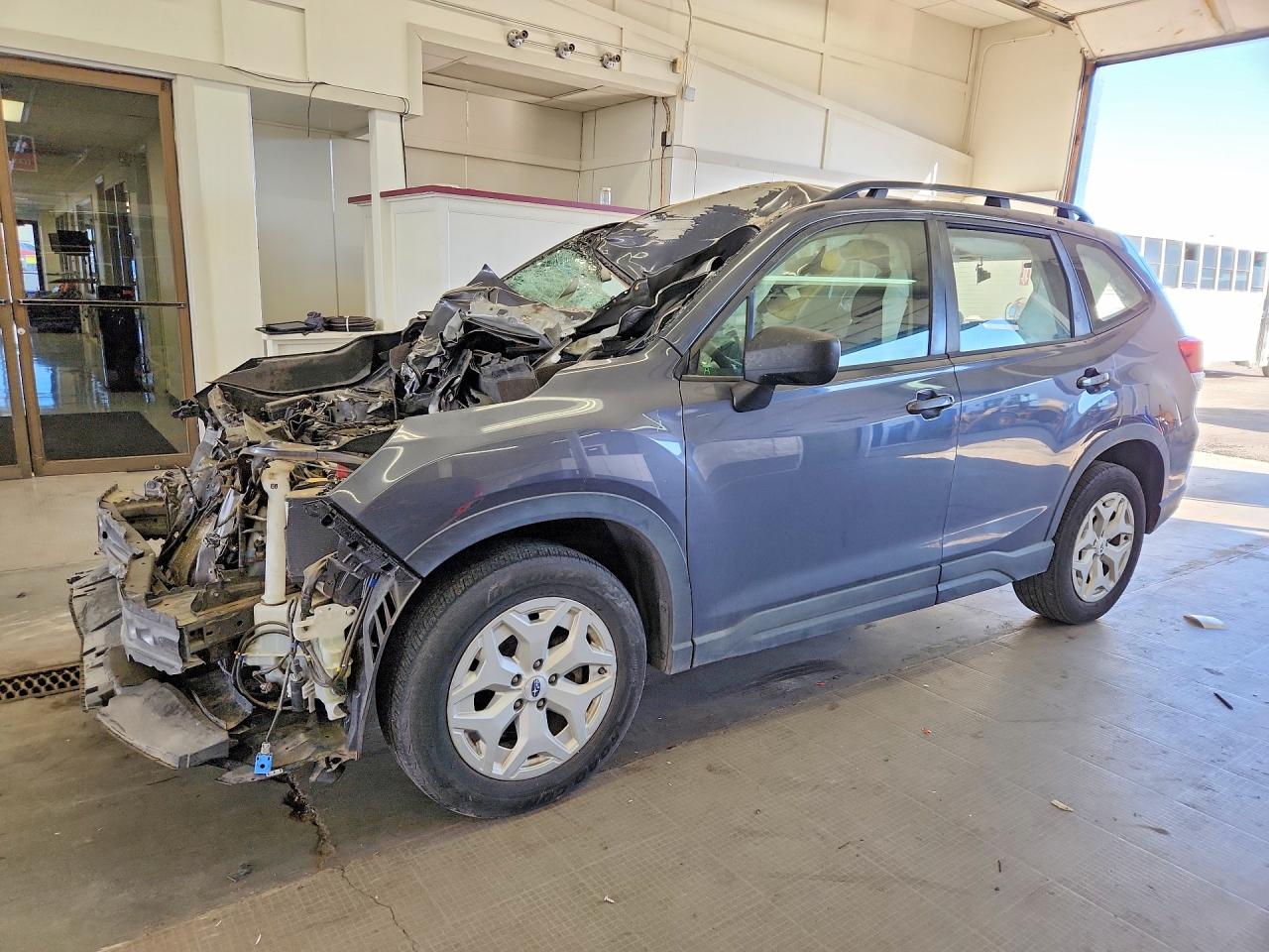 2022 SUBARU FORESTER Base Plus — Front 3/4