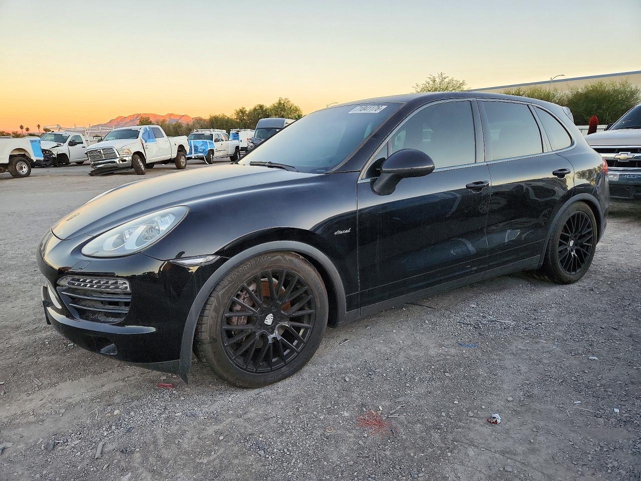 2014 PORSCHE CAYENNE — Front 3/4