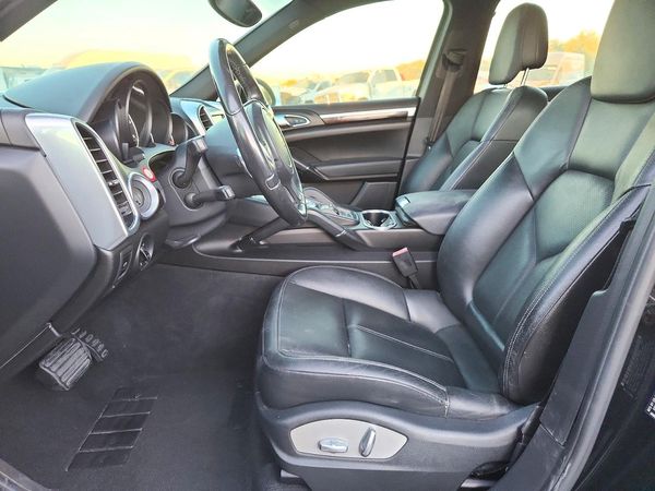 2014 PORSCHE CAYENNE — DENT