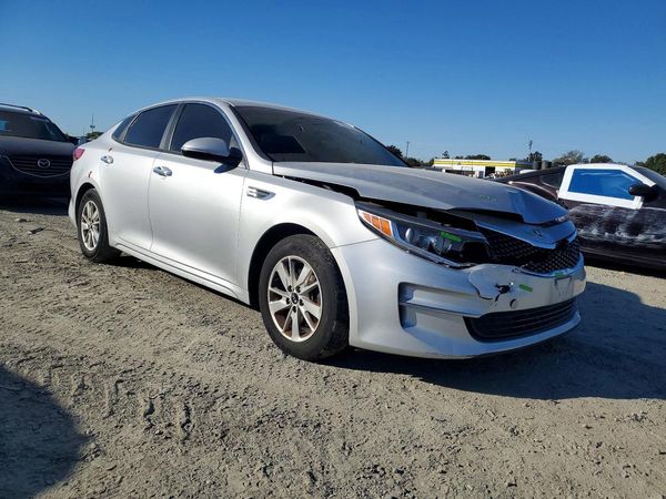 2017 KIA OPTIMA Hybrid Base — Passenger 3/4