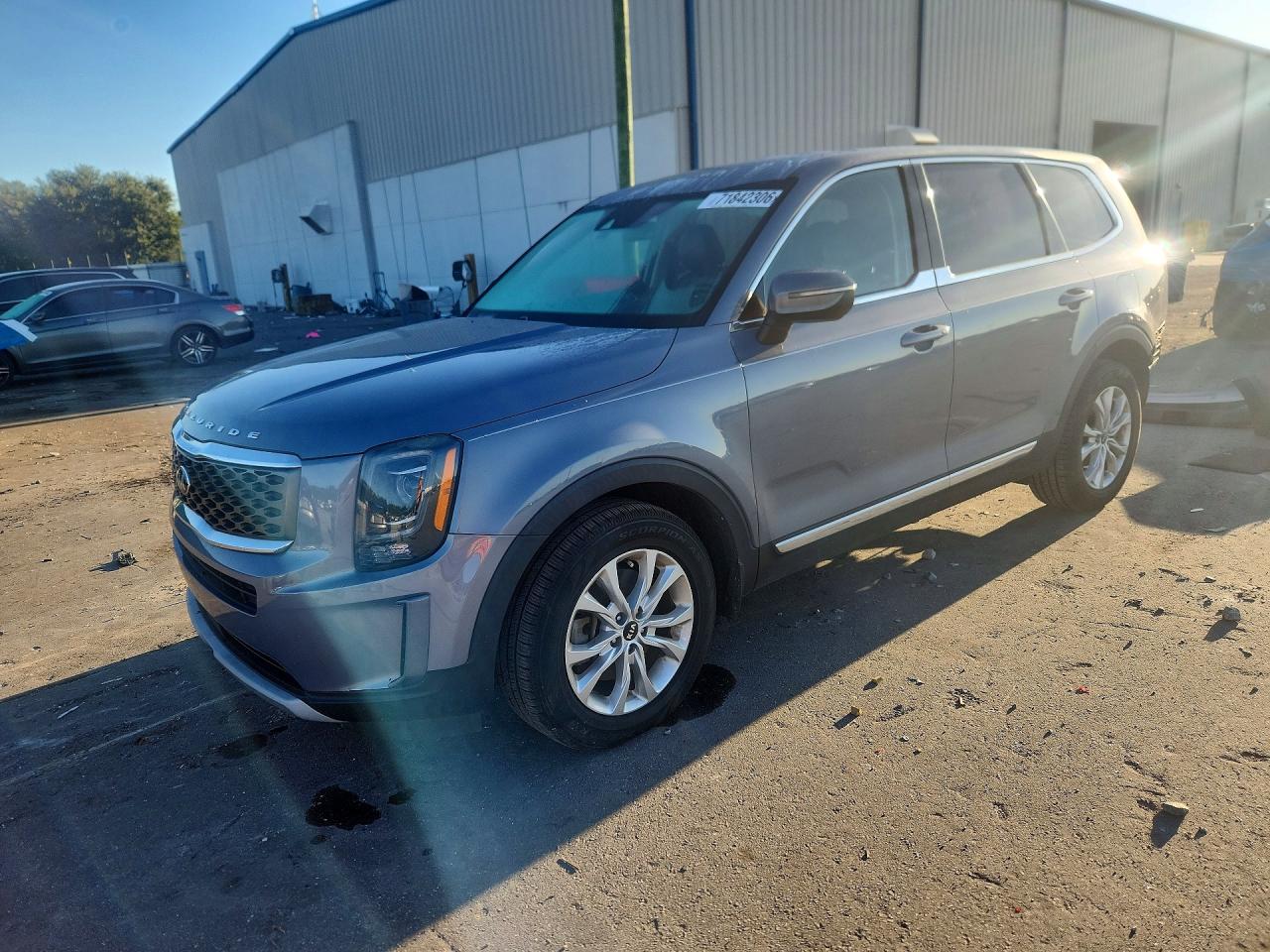 2020 KIA TELLURIDE LX — Front 3/4
