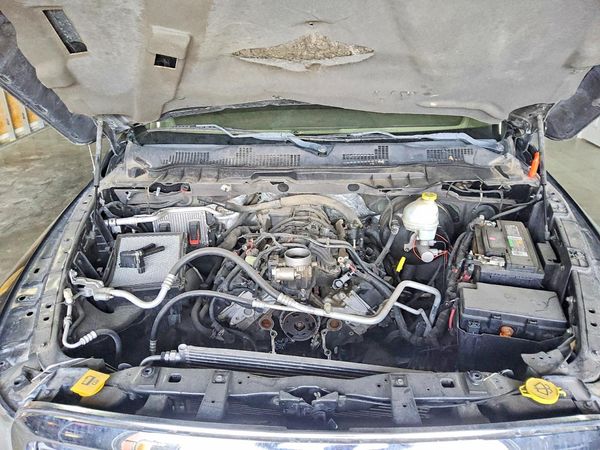 2015 RAM 1500 SLT — Engine bay
