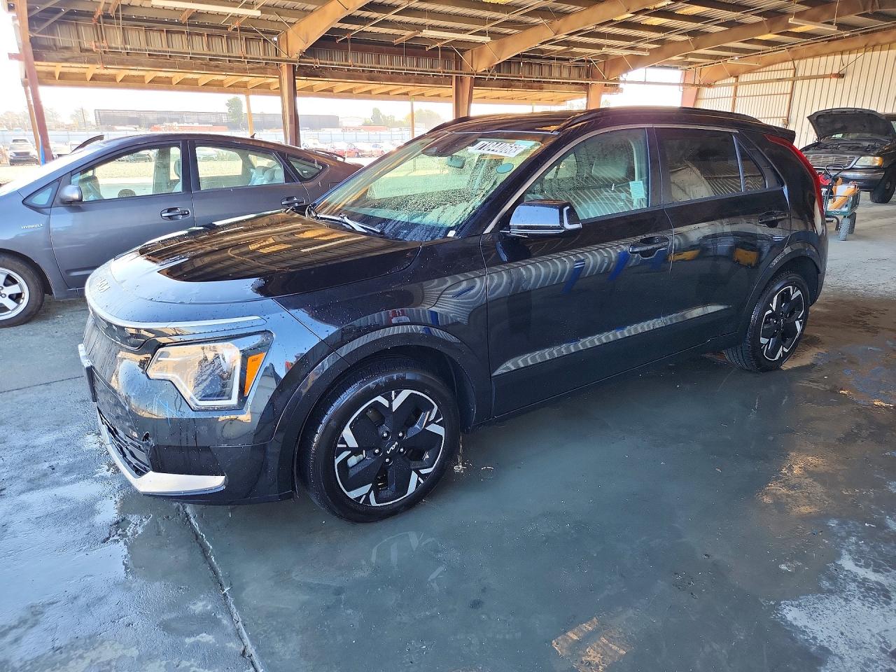 2023 KIA NIRO Wind — Front 3/4