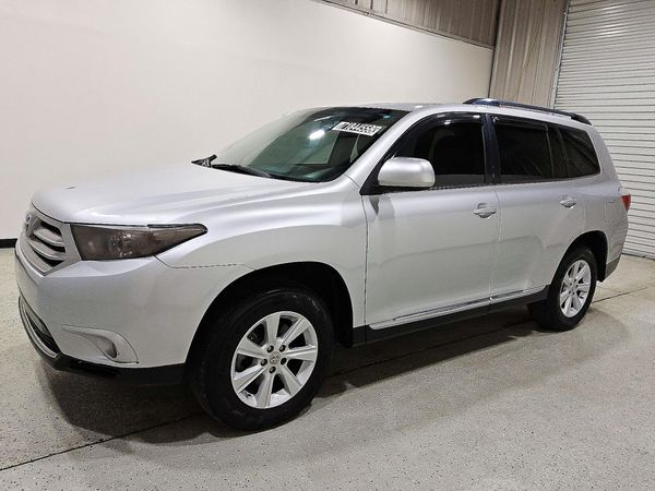 2013 TOYOTA HIGHLANDER Base/Hybrid — Front 3/4
