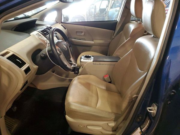 2013 TOYOTA PRIUS — DENT