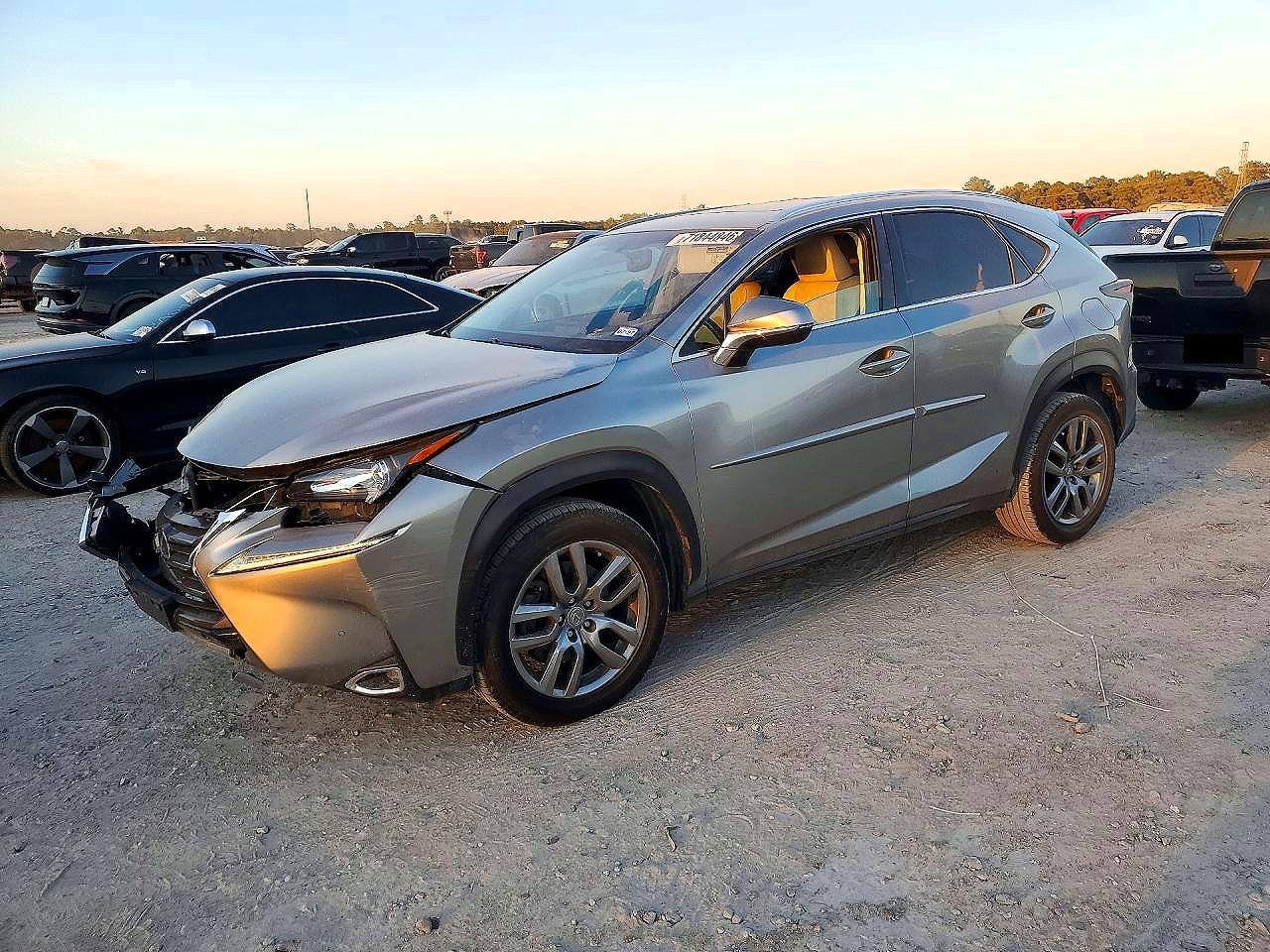 2015 LEXUS NX 200t Luxury — Front 3/4