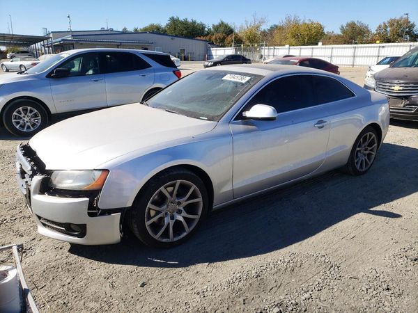 2012 AUDI A5 quattro Premium — Front 3/4