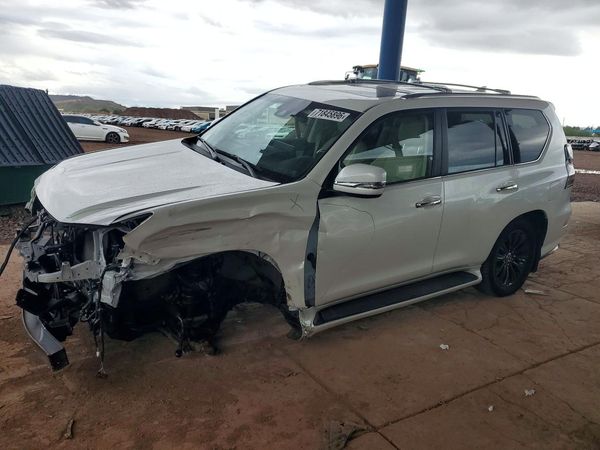 2023 LEXUS GX 460 Luxury — Front 3/4
