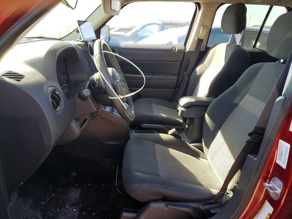 2014 JEEP PATRIOT Latitude — DENT