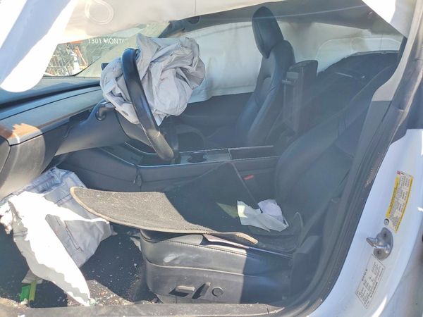 2019 TESLA MODEL 3 — DENT