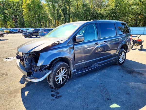 2019 DODGE CARAVAN SXT — Front 3/4